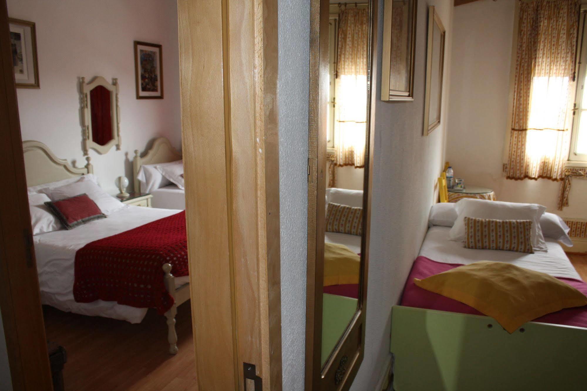 Alvares Cabral Guesthouse Porto Exterior foto