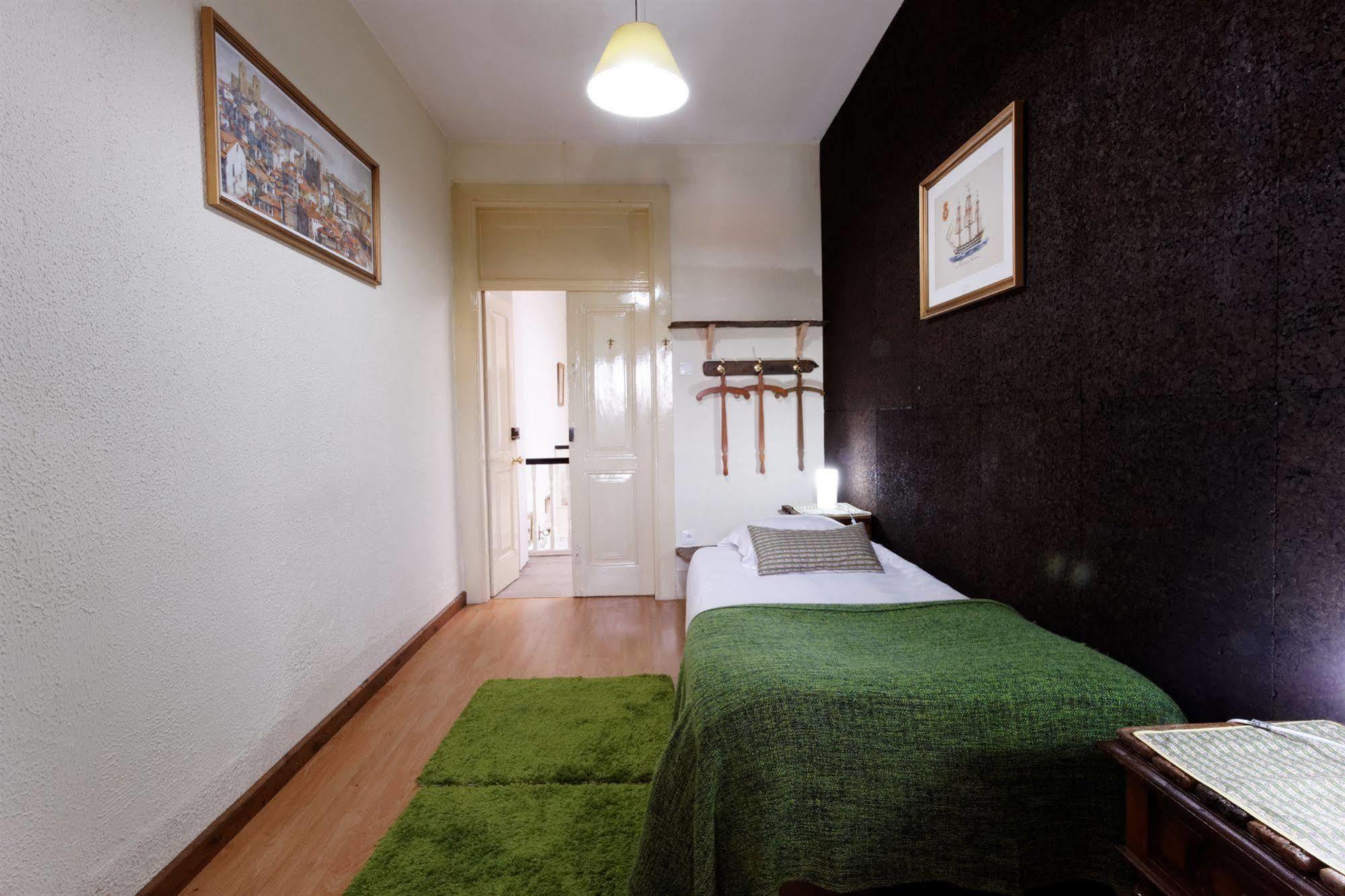 Alvares Cabral Guesthouse Porto Exterior foto